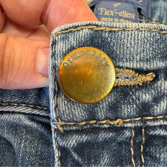 Democracy Flex-ellent Jeans EUC Womens sz 4 Distressed Patch Sequin Blue Denim - Picture 6 of 9